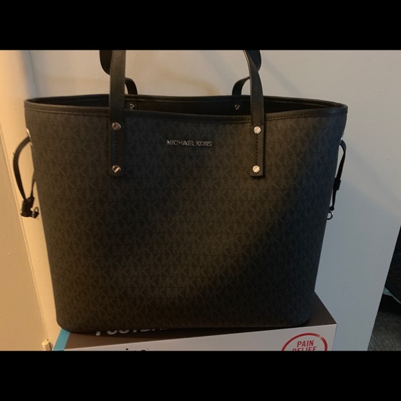 Michael Kors Tote - Picture 2 of 8